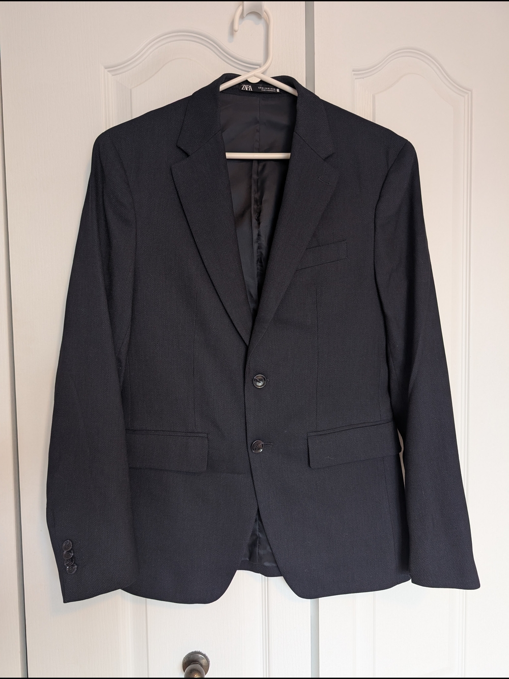 Zara Men’s Navy Two-Button Blazer